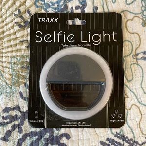 Traxx Selfie Light with Universal Clip